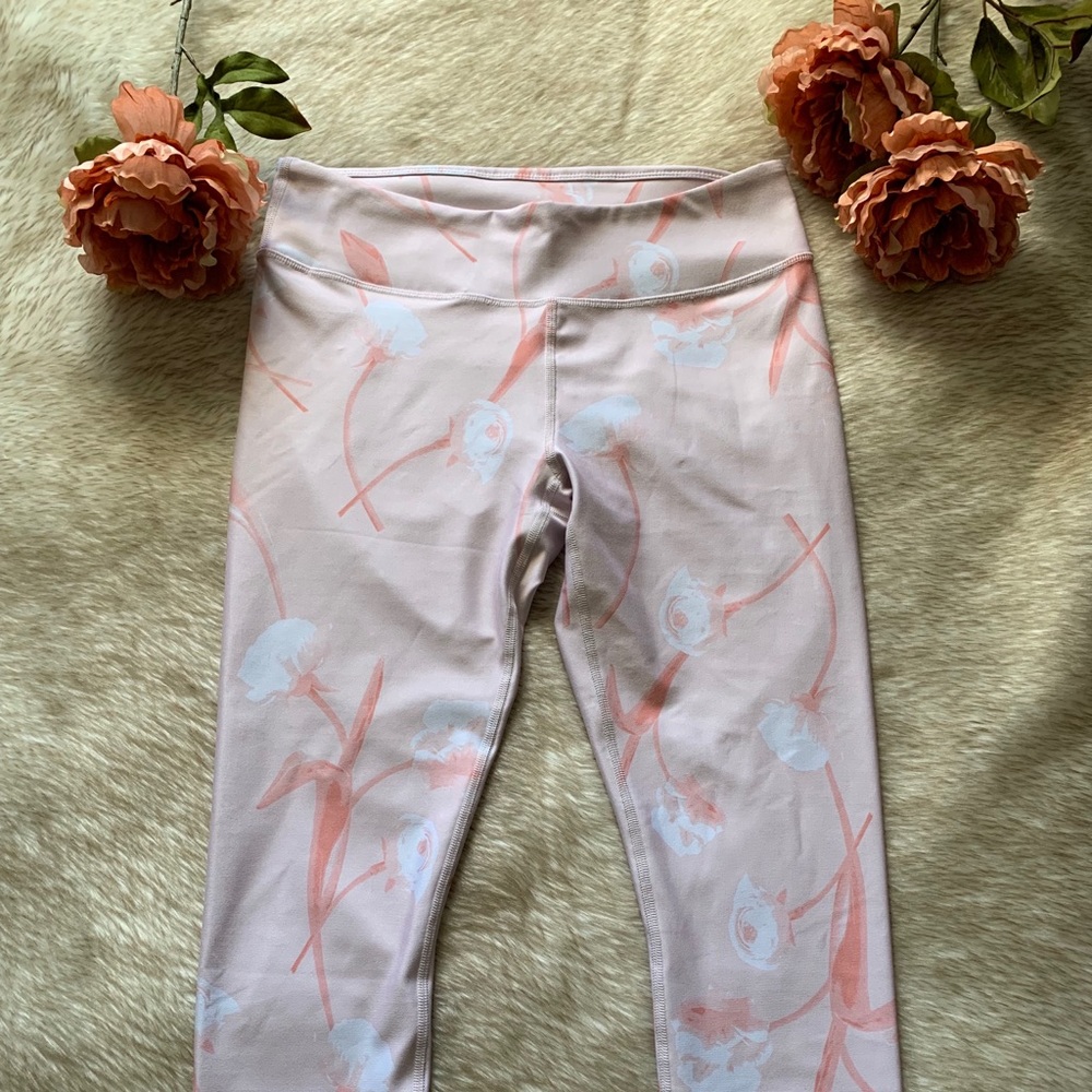 BRAND NEW Fabletics workout leggings